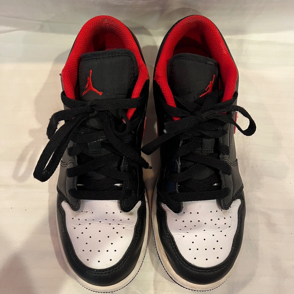 The Air Jordan 1 Low White Toe Youth Size 5.5